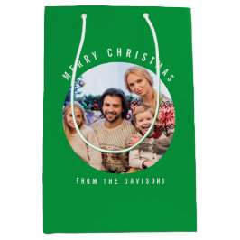 Aangepaste foto naam Merry KerstGreen Medium Cadeauzakje