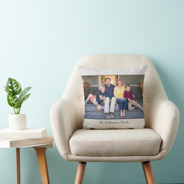 Aangepaste foto Naam Modern Light Grey Border Kussen (Stoel)