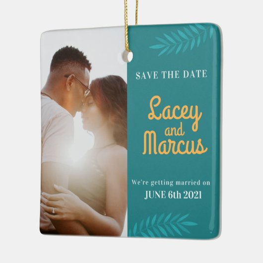 Aangepaste foto om de datumbruiloft op te slaan keramisch ornament (Links)