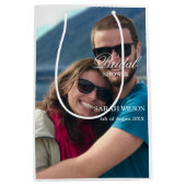 Aangepaste foto Ontspannen strand bruiloft Medium Cadeauzakje (Voorkant)