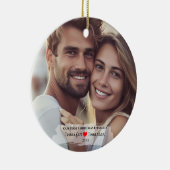 Aangepaste foto Onze eerste kerst verloofd Keramisch Ornament (Rechts)