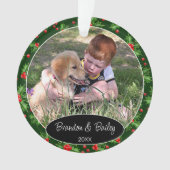 Aangepaste foto op rode bessen groene hulst patroo ornament (voorkant)