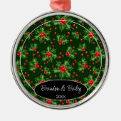 Aangepaste foto op rood bessen Groen Holly Patroon Metalen Ornament (Voorkant)