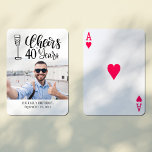 Aangepaste foto-oplichterij tot 40 jaar verjaardag pokerkaarten<br><div class="desc">Moderne trendy eenvoudige zwarte en witte kaasjes tot 40 jaar scriptmijlpaal / elke man verjaardagscadeau cadeaukaart met geborsteld handgeschreven typografie.         Gemakkelijk om met uw foto,  leeftijd,  naam en datum te personaliseren!</div>