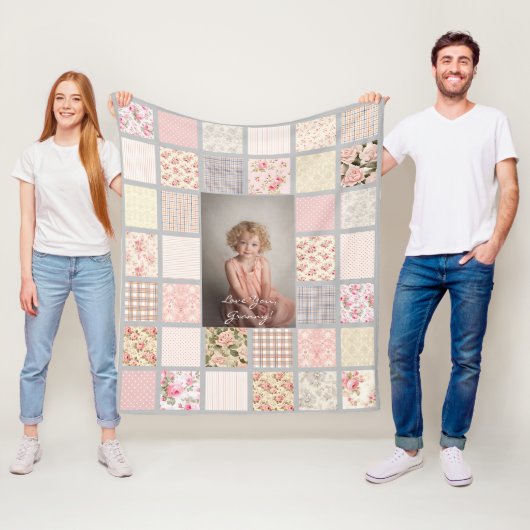 Aangepaste Foto Patchwork Bloemen Granny Fleece Deken (In situ)