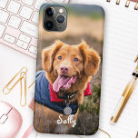 Aangepaste foto-plaatsnaam van Dog Cat Case-Mate iPhone Case<br><div class="desc">Nu kunt u uw beste vriend met u meenemen waar u ook gaat met deze iPhone case van de douane-hondenfoto. Deze foto met een gepersonaliseerd naamontwerp is trendy, elegant, cool en schattig. Pas met uw favoriete hondfoto, kattenfoto, of om het even welk huisdier met poten aan! Voeg naam toe aan...</div>