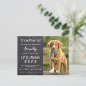 Aangepaste foto Puppy Pawty Dog Birthday Uitnodiging Briefkaart (Staand voorkant)