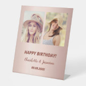 Aangepaste foto roos gouden vrienden verjaardag reclamebord met voetstuk (Voorkant)