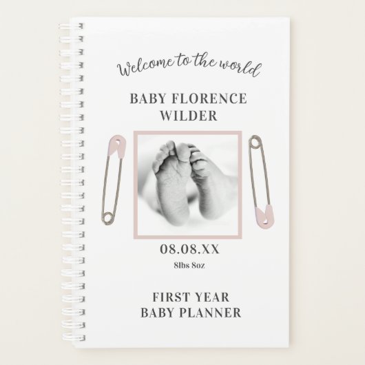 Aangepaste foto Roze babymeisje, eerste jaar Planner (Voorkant)