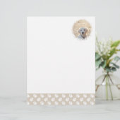 Aangepaste foto-sjabloon met beige en witte petten briefhoofd (Staand voorkant)