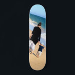 Aangepaste foto skateboard met uw foto's ontwerp<br><div class="desc">Aangepast fotobord - Uw eigen ontwerp - Speciaal - Gepersonaliseerde familie / vrienden of persoonlijke cadeau - Voeg uw foto / of tekst toe - Formaat wijzigen en verplaatsen of verwijderen en elementen / afbeelding toevoegen met aanpassingstool. Kies / voeg je favoriete lettertype / tekstkleur toe! U kunt dit ontwerp...</div>