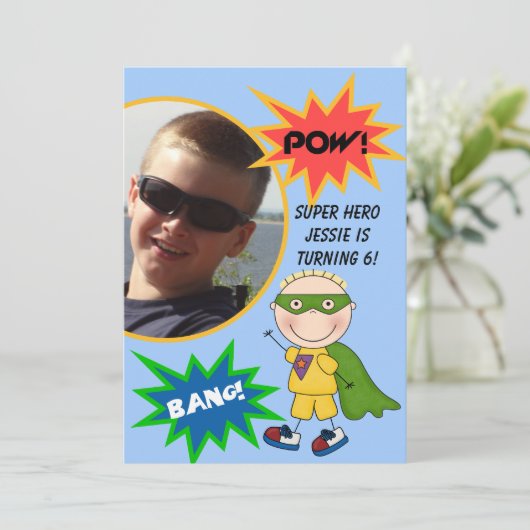 Aangepaste foto Super Hero Blond Boy Birthday Invi Kaart (Staand voorkant)