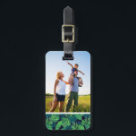 Aangepaste foto Tropical Leaves Patroon Bagagelabel<br><div class="desc">Planten en bloemen | Tropisch, trendy patroon met exotische palmbladeren. © en ® Bigstock® - Alle rechten voorbehouden.</div>
