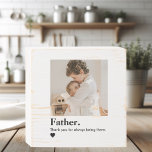 Aangepaste foto | Vader Dank u Cadeau Houten Kist Print<br><div class="desc">Vier de liefde en kracht van het vaderschap met dit aangepaste houten kistje, prachtig ontworpen met het oprechte citaat: "Vader. Bedankt dat je er altijd bent." Upload je favoriete foto naar creëer, een ontroerende, tijdloze aandenken voor Vaderdag, verjaardagen, of gewoon om show waardering. Met een rustieke distressed finish en schone...</div>