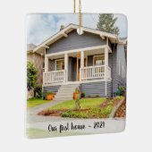 Aangepaste foto van ons eerste huis met jaar keramisch ornament (Rechts)