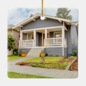 Aangepaste foto van ons eerste huis met jaar keramisch ornament (Achterkant)