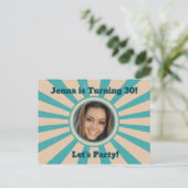 Aangepaste foto verjaardagsfeest uitnodiging Retro (Staand voorkant)