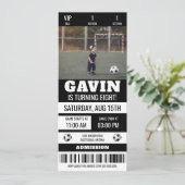 Aangepaste Foto Voetbal Ticket Verjaardagsfeest Kaart (Staand voorkant)