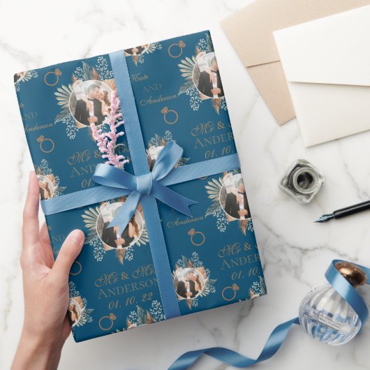 Aangepaste foto-Waterverf Floral Mr & Mrs Navy Blu Cadeaupapier (Geschenken)