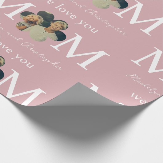 Aangepaste foto We houden van je mam roze Moederda Cadeaupapier (Hoek)