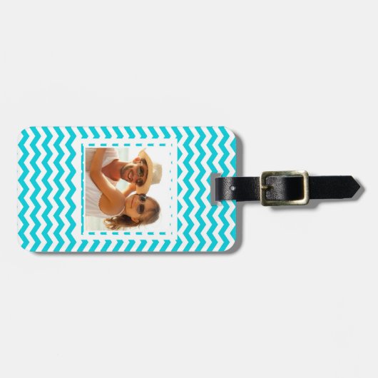Aangepaste foto White en Aqua Zig Zag Pattern Bagagelabel (Voorkant horizontaal)