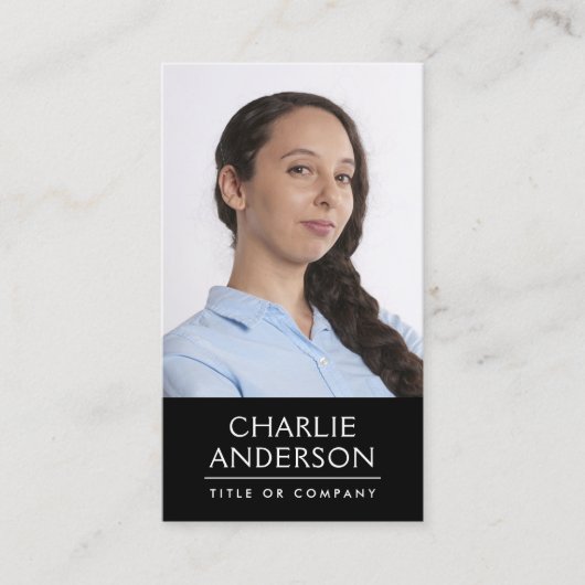 Aangepaste foto zwart verticaal modern minimalisti visitekaartje (Voorkant)