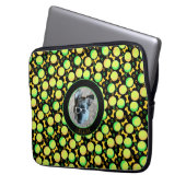 Aangepaste fotonaam Fun Tennis Balls Dog Botten Laptop Sleeve (Voorkant Links)