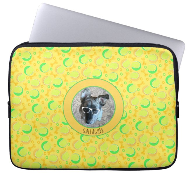 Aangepaste fotonaam Fun Tennis Balls Dog Botten Laptop Sleeve (Voorkant)