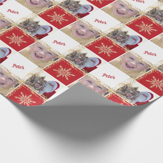 Aangepaste Fotonaam Goud & Rood Kerstmis Sneeuwvlo Cadeaupapier (Hoek)