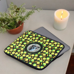 Aangepaste fotonaam Leuke tennisballen hondenbotte Laptop Sleeve