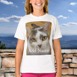 Aangepaste fotonaamtekst Aangepast T-shirt<br><div class="desc">Upload uw foto, voeg een naam of een tekst toe, en creëer gemakkelijk uw gepersonaliseerde foto t-shirt toe. Klik OP AANPASSEN om de tekstkleur te wijzigen. U kunt dit ONTWERP overdragen op andere Zazzle producten en het aanpassen om de meeste Zazzle punten te passen. U kunt VERDER AANPASSEN ook klikken...</div>