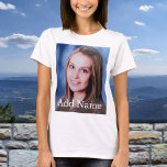 Aangepaste fotonaamtekst Aangepast T-shirt<br><div class="desc">Upload uw foto, voeg een naam of een tekst toe, en creëer gemakkelijk uw gepersonaliseerde foto t-shirt toe. Klik OP AANPASSEN om de tekstkleur te wijzigen. U kunt dit ONTWERP overdragen op andere Zazzle producten en het aanpassen om de meeste Zazzle punten te passen. U kunt VERDER AANPASSEN ook klikken...</div>