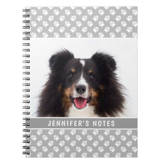 Aangepaste foto's en poten op grijze titel en aang notitieboek (Voorkant)