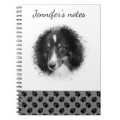 Aangepaste foto's en zwarte petten op grijs en Jou Notitieboek (Voorkant)