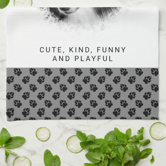 Aangepaste foto's en zwarte petten op grijs en Jou Theedoek (Gevouwen)