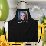 Aangepaste fototekst aangepast schort<br><div class="desc">Upload een foto, voeg tekst toe, en creëer gemakkelijk uw gepersonaliseerd schort. Klik OP VERDER AANPASSEN om de achtergrondkleur of tekstkleur te bewerken. U kunt dit ONTWERP overdragen op andere Zazzle producten en het aanpassen om de meeste Zazzle punten te passen. De standaard design van Studio worden gemaakt in high-resolution...</div>
