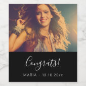 Aangepaste fototekst gefeliciteerd feest zwart wijn etiket (Enkel label)