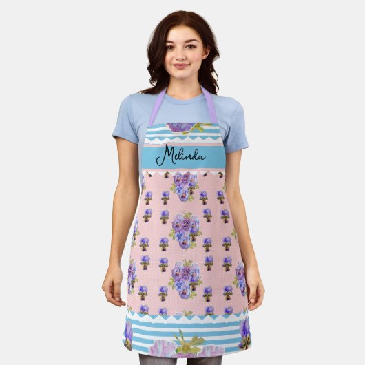 Aangepaste Franse Pastel Roze Blauwe Viooltje Vrou Schort (Gedragen)