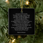 Aangepaste gebedslied citaat tekst zwart tweezijdi keramisch ornament<br><div class="desc">Aangepaste gepersonaliseerde gebedslied citaat zin of tekst tweezijdige elegante minimalistische keramische Ornament. Geweldig voor Kerstmis. Volledig aanpasbare witte tekst aan beide zijden (twee verschillende teksten) op zwarte effen achtergrond. Je kunt je eigen boodschap, liefdesbrief, inspirerend, motivatie citaat, gedicht, enz. schrijven of je kunt gewoon het Sereniteitsgebed achterlaten dat het aan...</div>