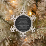 Aangepaste gebedslied inspirerend citaatbericht tin sneeuwvlok ornament<br><div class="desc">Aangepaste gepersonaliseerde gebedslied citaat tekst inspirerend,  motivatie herstelboodschap elegant minimalistisch Ornament. Geweldig voor Kerstmis. Volledig aanpasbare witte tekst op zwarte effen achtergrond. Je kunt je eigen boodschap,  liefdesbrief,  inspirerend,  motivatie citaat,  gedicht,  enz. schrijven of je kunt gewoon het Sereniteitsgebed verlaten. Verkrijgbaar in vele vormen en materialen.</div>