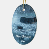 Aangepaste gedateerde ijshockeyspeler Kerstmis Keramisch Ornament (Links)