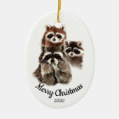 Aangepaste gedateerde kerst wasbeer familie plezie keramisch ornament (Voorkant)