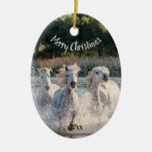 Aangepaste gedateerde Kerstmis Witte Paarden Hardl Keramisch Ornament (Voorkant)