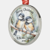 Aangepaste gedateerde Schattigee Chickadee BirdsOn Metalen Ornament (Links)