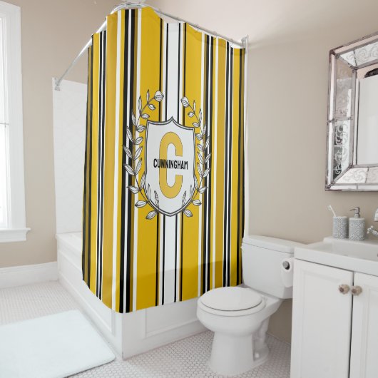 Aangepaste gele zwarte strepen monogram douchegordijn (In situ)
