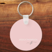 Aangepaste Gematigde Blush Roze Monogram Naam Sleutelhanger (Voorkant)