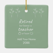 Aangepaste Gepensioneerde Leraar Sage Groen Monogr Keramisch Ornament (Achterkant)