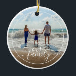 Aangepaste Gepersonaliseerde Foto Sjabloon Onze Fa Keramisch Ornament<br><div class="desc">Mooie ornament cadeau voor elke gelegenheid, met Familie tekst geschreven in een stijlvol elegant typografie lettertype. Met optie om te personaliseren of aan te passen met foto naar keuze. Met optie om te personaliseren of aan te passen met foto naar keuze. Uniek aandenken, verjaardag, jubileum, Moeder- of Valentijnsdag cadeau, of...</div>