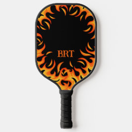 Aangepaste gepersonaliseerde vlammen op zwart pickleball paddle