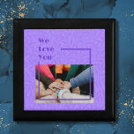 Aangepaste geschenken voor vrienden die weg Violet Cadeaudoosje<br><div class="desc">Cadeau oprechte afscheid met onze Custom Gifts for Friends Moving Away Violet geschenkdoos, een gepersonaliseerd eerbetoon voor vrienden die aan nieuwe avonturen beginnen. De serene violette tint staat voor verandering en groei en omvat de reis die voor ons ligt. Pas de doos aan met uw persoonlijke touch, of het nu...</div>